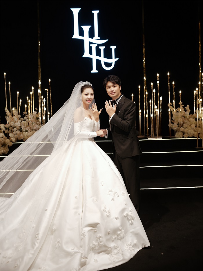 “电竞第一人”婚戒揭秘：dr钻戒的冠军魅力
